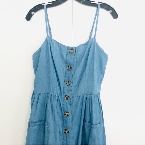 Light wash denim looking apron flare dress with big front pockets button down - Picture 8 of 17